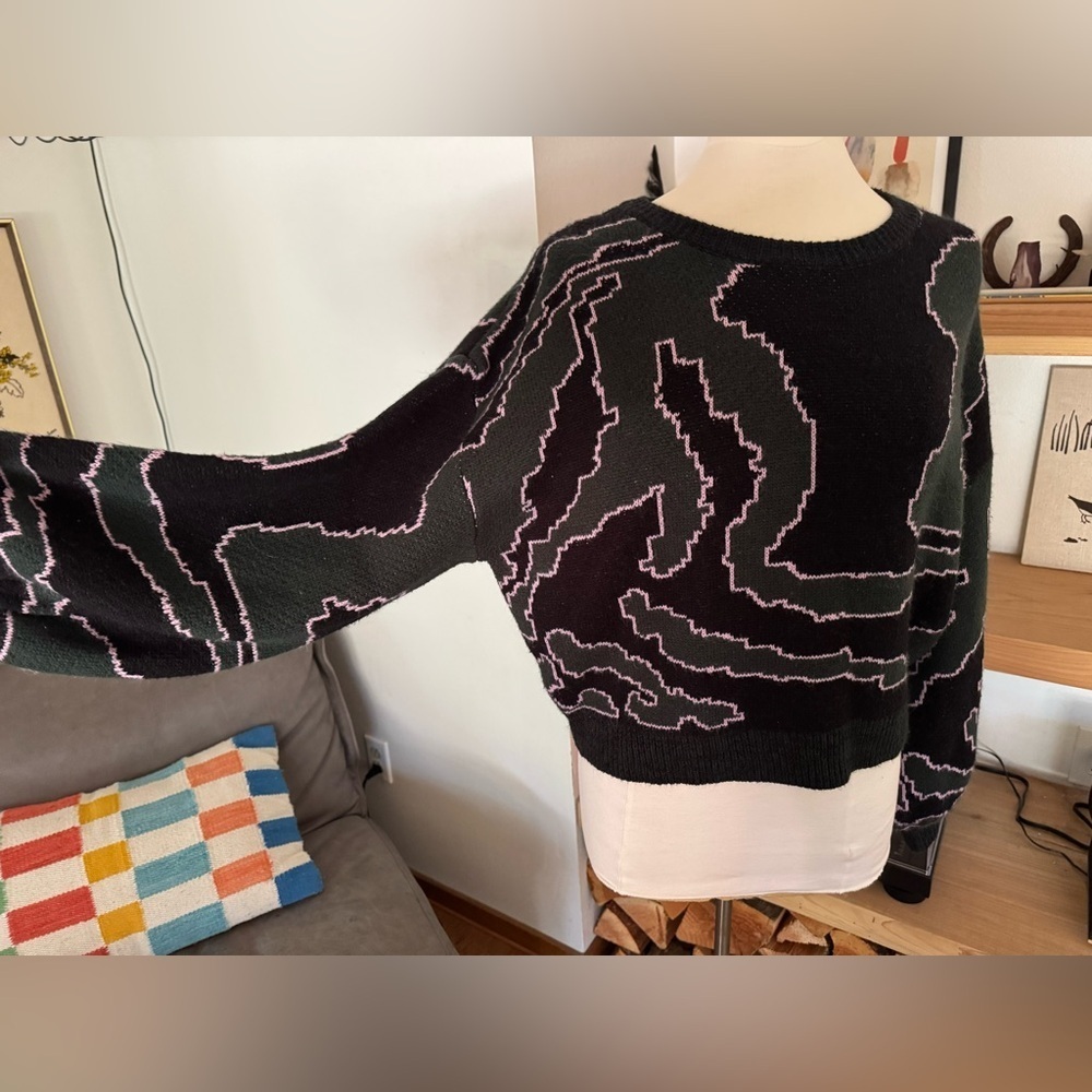 Fashion Nova Hear me Roar sweater size L sold out online - Picture 2 of 9